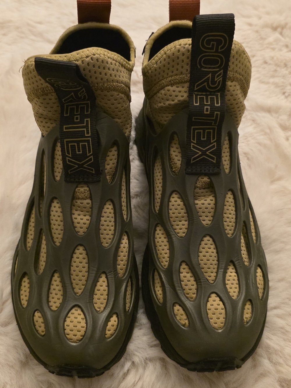 GORE-TEX Slip-On Outdoor Shoes in Olive/Khaki